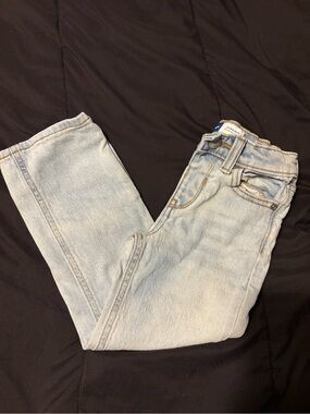 Light Wash Men's Jeans - Classic Straight Fit